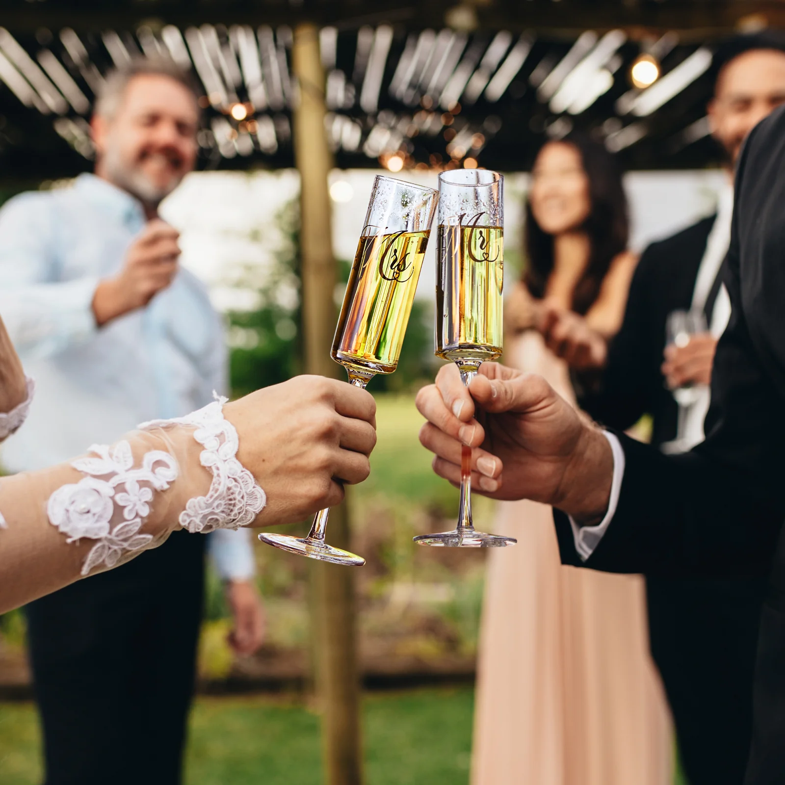 Wedding, Bridal Mr & Mrs Champagne Flutes Gift | Set of 2 (Gold) - Keen Glass Solutions