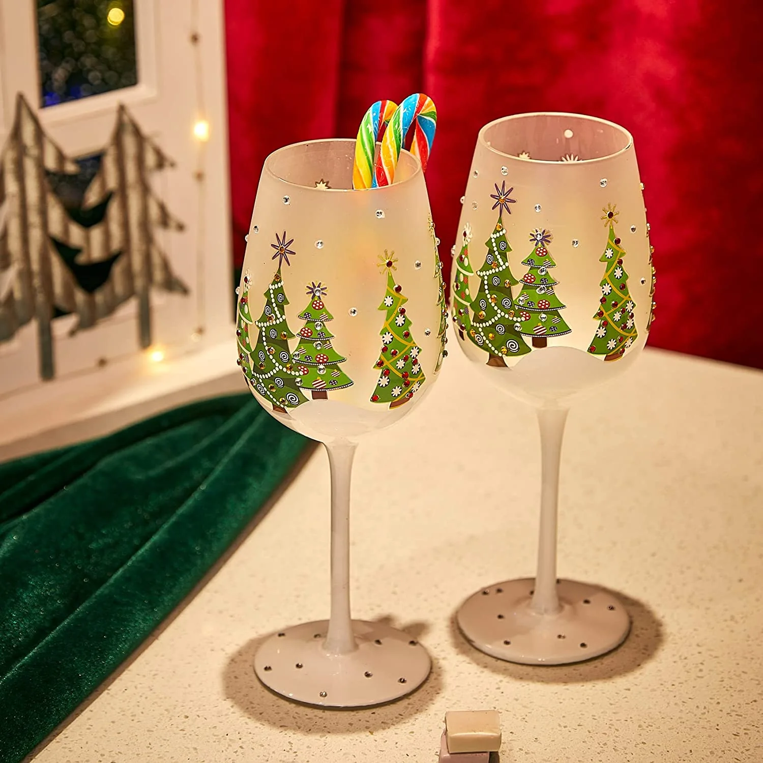 Set of 2 Stemmed Christmas Tree Design Wine Glasses - 14 oz - Keen Glass Solutions
