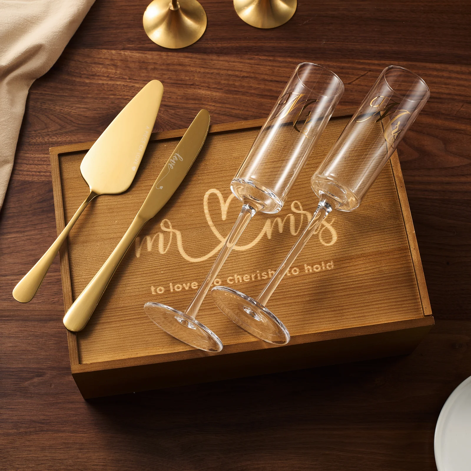 Wedding, Bridal Mr & Mrs Champagne Flutes Gift | Set of 2 (Gold) - Keen Glass Solutions