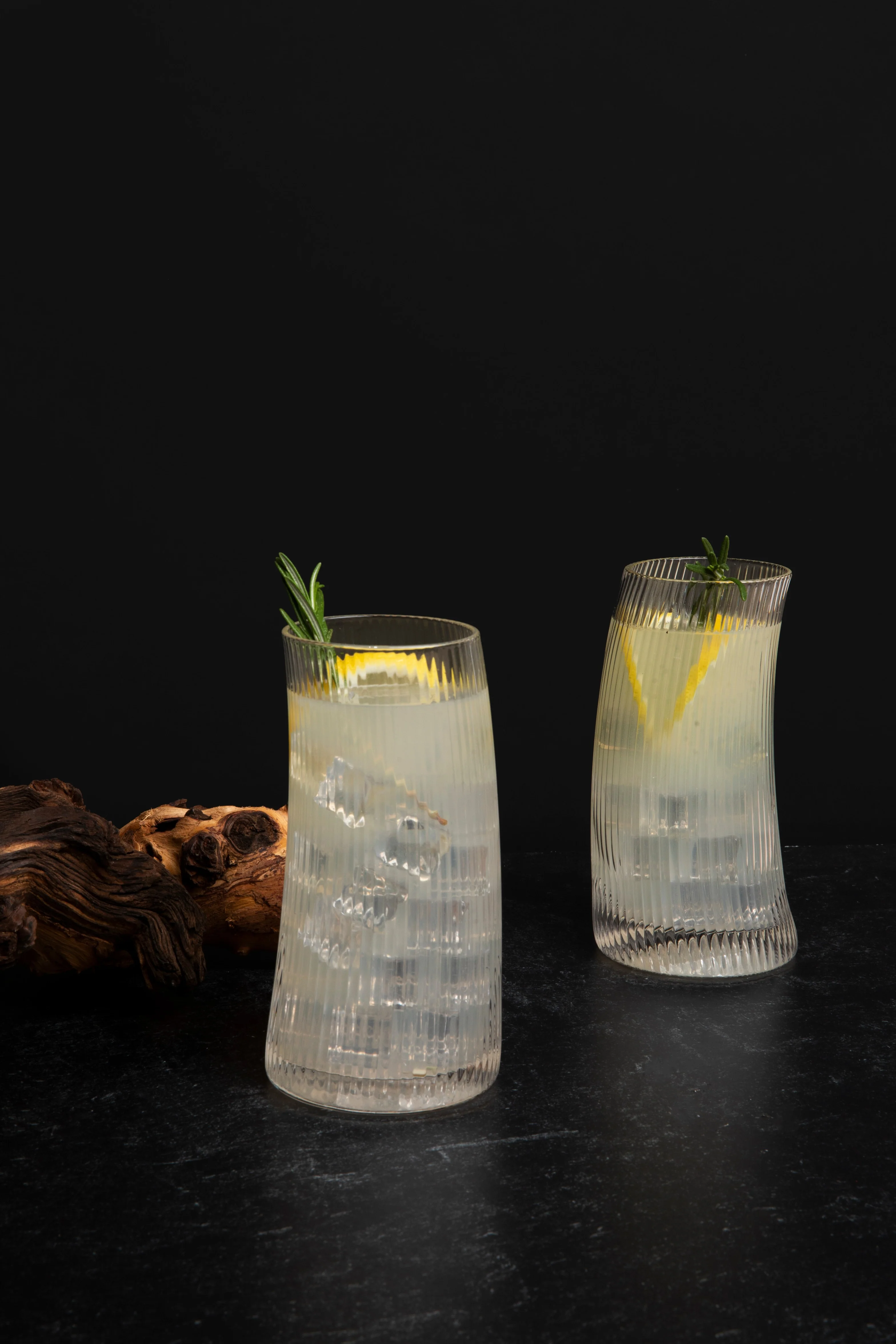 Set of 2 Curvy Cocktail Glasses 8oz - Keen Glass Solutions